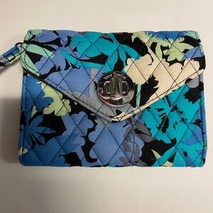 Vera Bradley Your Turn Smartphone Wristlet Camofloral Pattern